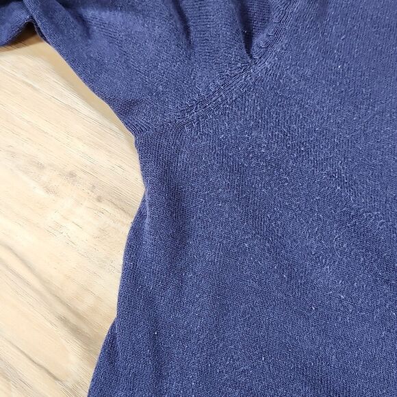 🐞Gap Blue Superfine Lightweight Vneck Sweater Medium - Picture 11 of 11
